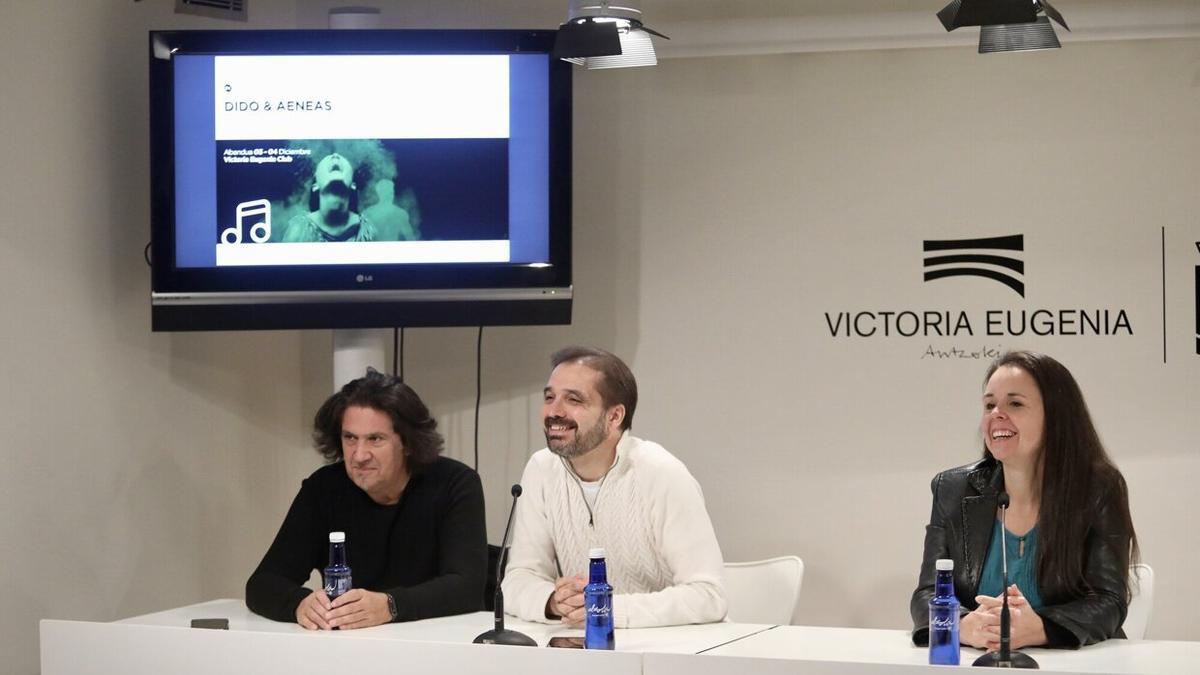 Pablo Ramos, Carlos Crooke y Ainhoa Garmendia durante la presentación de 'Dido y Eneas', este miércoles.