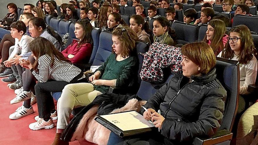 Escolares adrianeses durante una actividad en la casa de cultura. | FOTO: CEDIDA