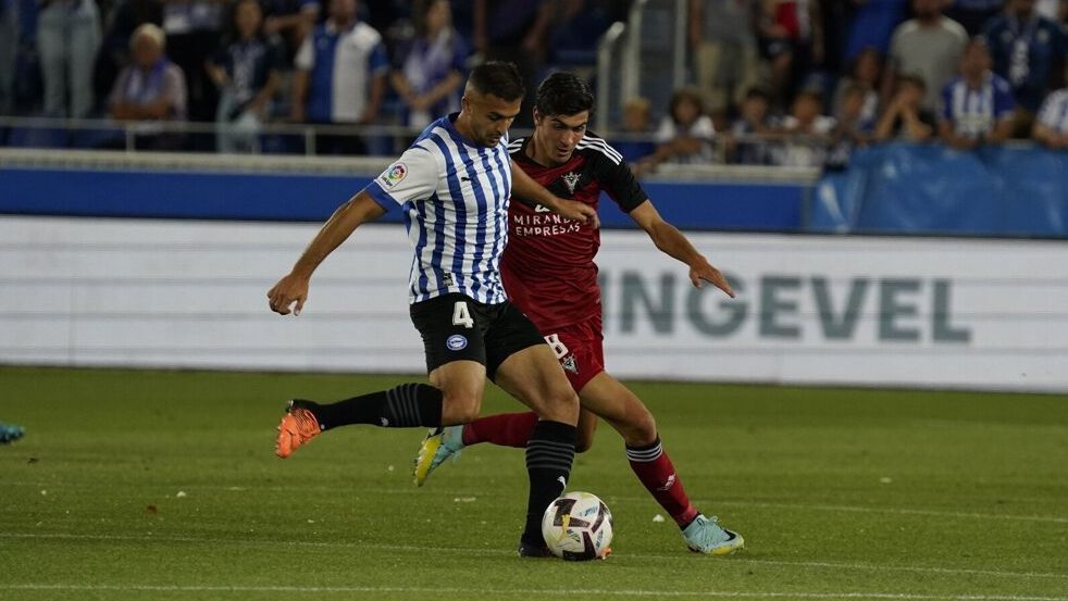 Maras durante el partido contra el Mirandés en Mendizorroza