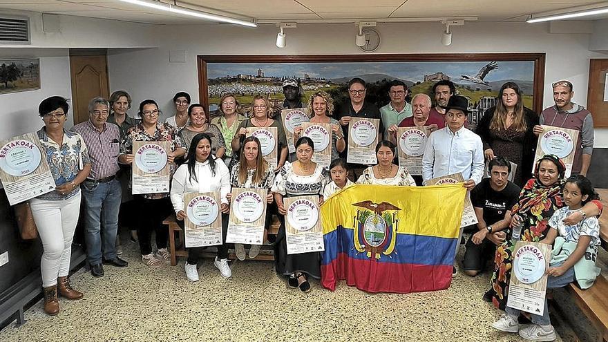 Presentación de la nueva edición del programa Bertakoak en Zarautz. | FOTO: ZARAUZKO UDALA