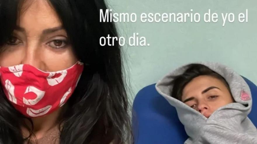 Maite Galdeano, con Sofía Suescun en el hospital.