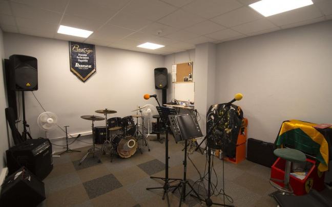 Sala de ensayo. Sala de ensayo.