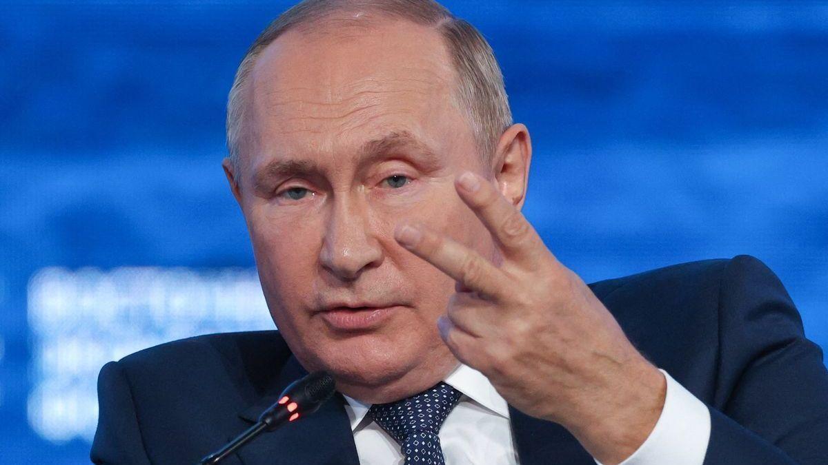Putin interviene en una conferencia económica.