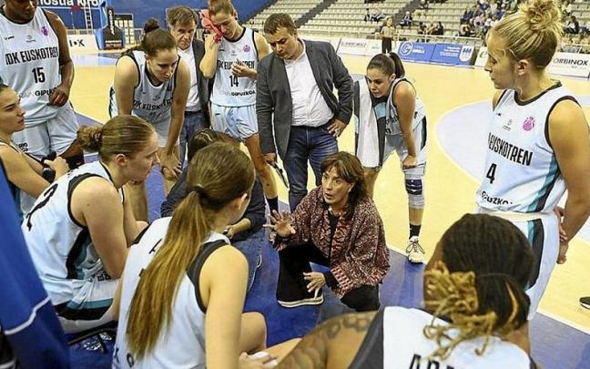 El IDK, durante un tiempo muerto en el Gasca. | FOTO: GORKA ESTRADA