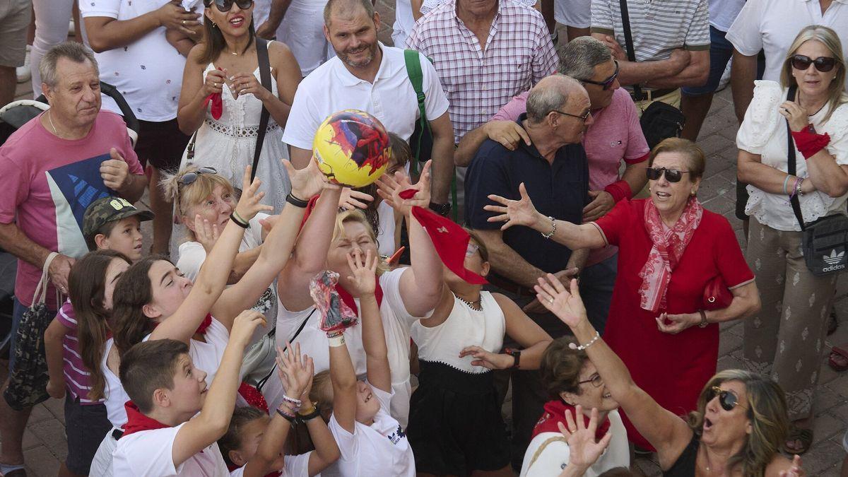 Obanos lanza el cohete de las fiestas en un caluroso domingo