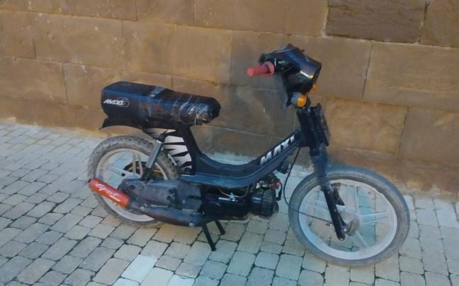 Ciclomotor incautado en Obanos.