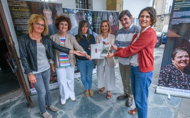 El libro &lsquo;Baserritarra eta harro&rsquo;, de la asociaci&oacute;n Landa XXI fue presentado en el acto de ayer en Mungia.