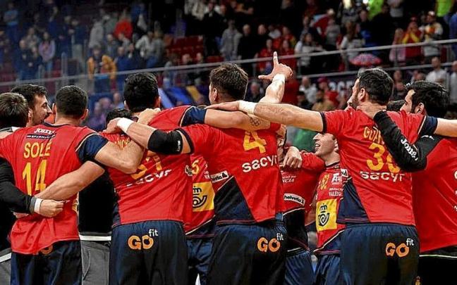 Lospupilos de Jordi Ribera celebran el pase a semfinales.