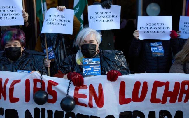 Tercer d&iacute;a de huelga de las trabajadoras de residencias