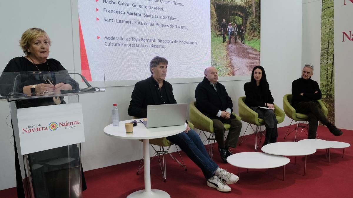 Ponentes de la mesa redonda '¿Qué es para ti un turismo innovador en Navarra?'.