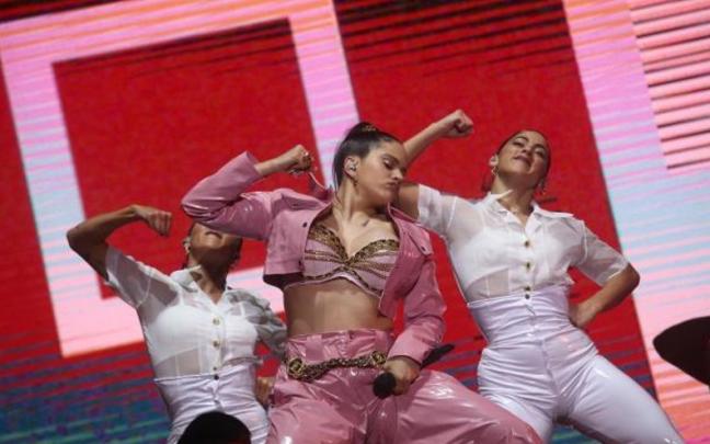 Rosalía en plena actuación