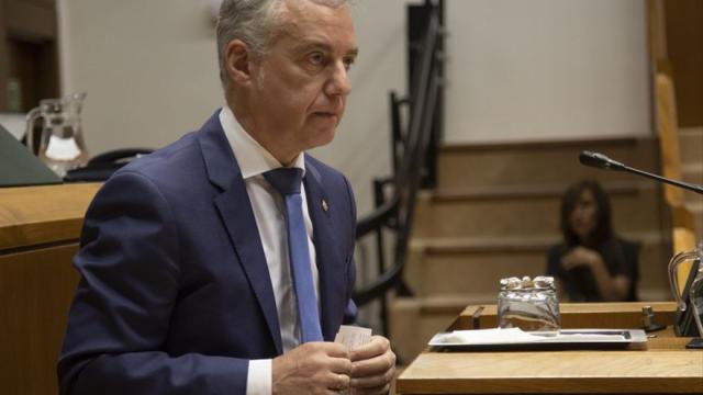 Urkullu durante la celebración de un pleno de control.