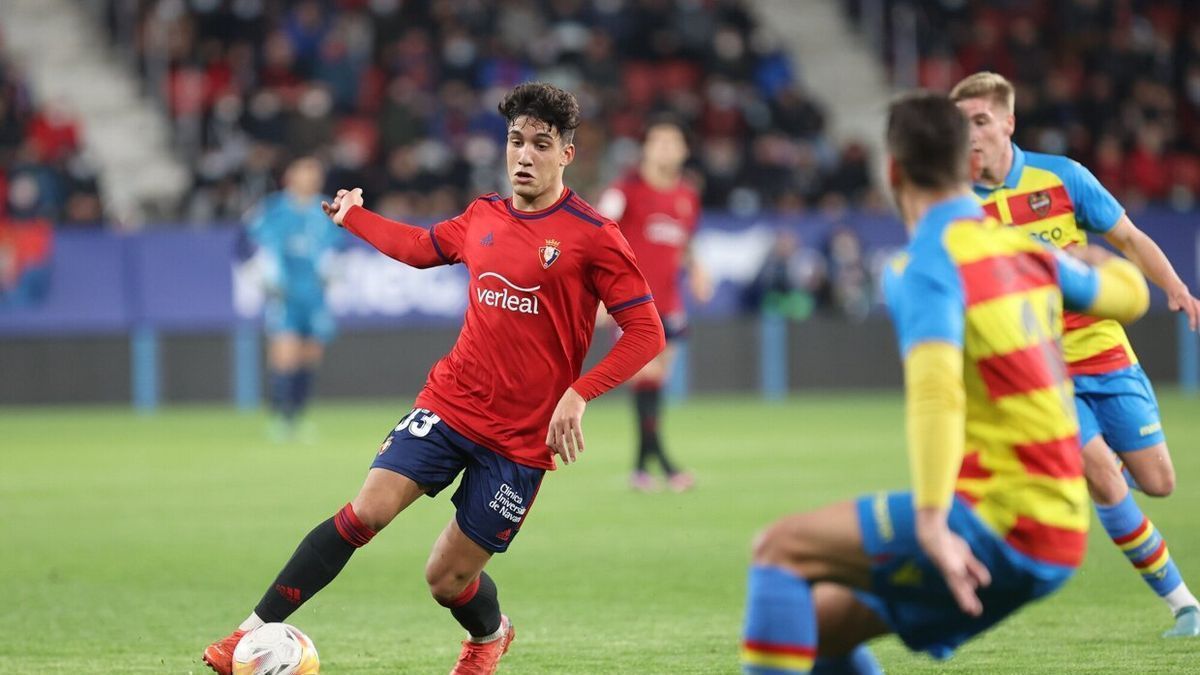 Iker Benito, en un lance en el encuentro ante el Levante