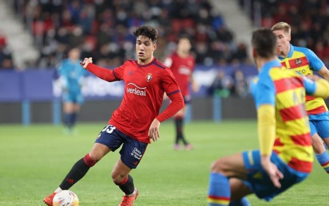 Iker Benito, en un lance en el encuentro ante el Levante
