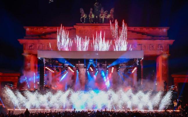 Celebraciones por el A&ntilde;o Nuevo en la Puerta de Brandeburgo de Berl&iacute;n.