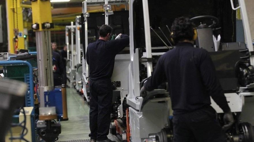 Dos trabajadores de Unicarriers, en Noáin.