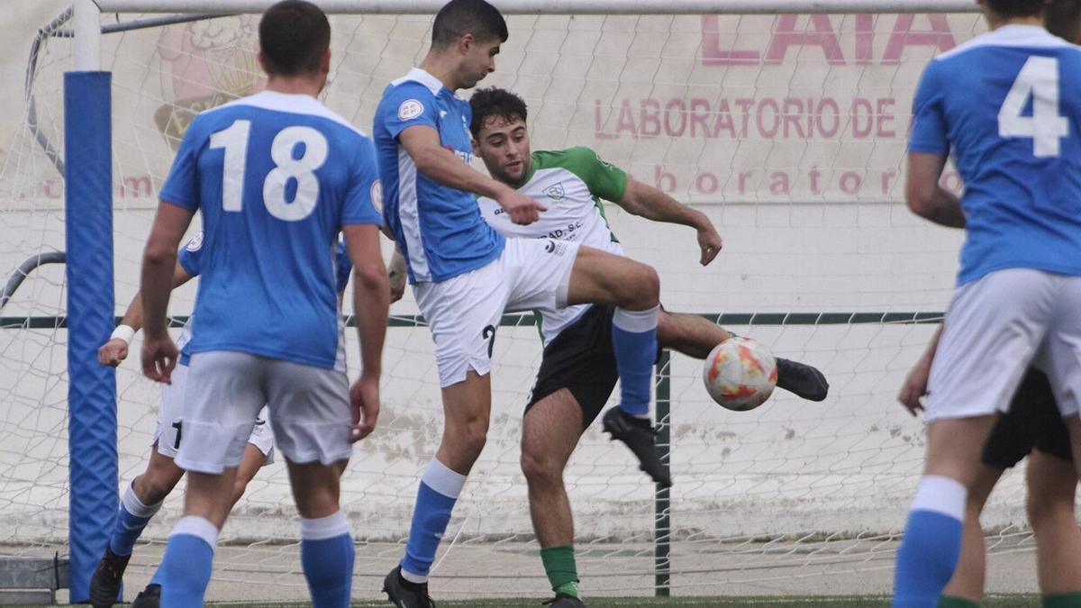 Jugadores del Ardoi en un partido