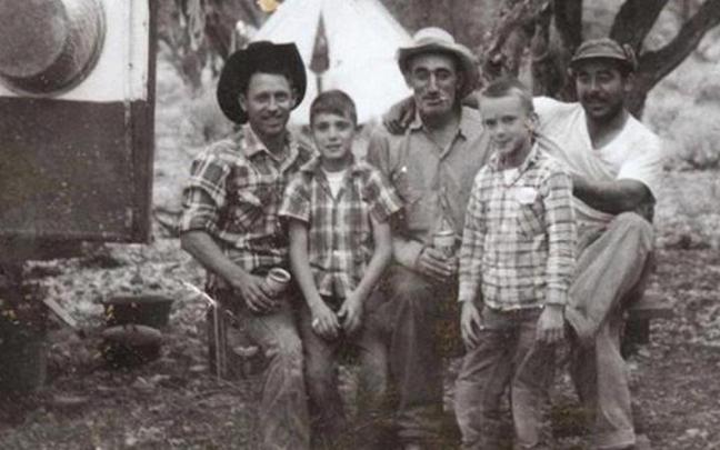 En el libro 'La huella navarra en el Far West' se recogen más de 150 imágenes.