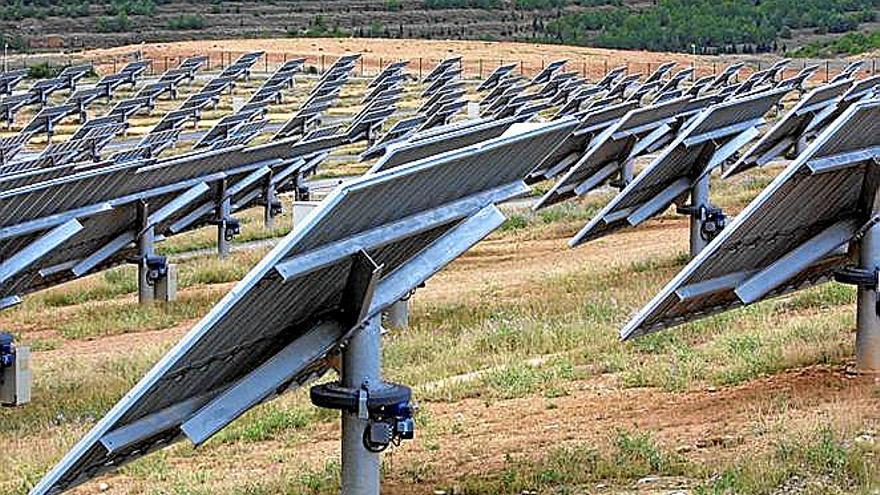 Un parque solar en Montes de Cierzo.