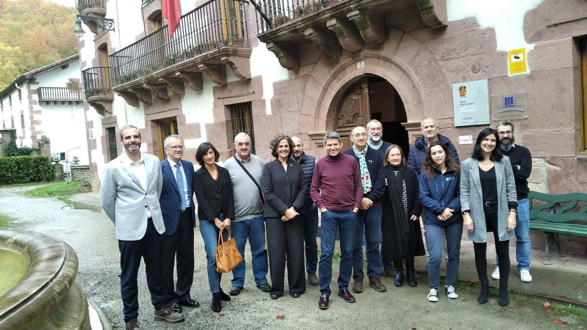 Kantauribai tiene como objetivo mejorar el estado de conservación de especies y hábitats vinculados al ecosistema fluvial en los ríos y afluentes que desembocan en el Golfo de Bizkaia. Liderado por Navarra, contempla la demolici&oacut