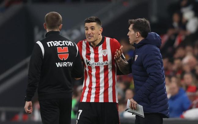 Yuri Berchiche le protesta al cuarto árbitro su expulsión en el partido del pasado viernes ante el Cádiz Yuri Berchiche le protesta al cuarto árbitro su expulsión en el partido del pasado viernes ante el Cádiz