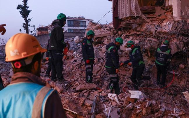 Las labores de rescate siguen once días después del terremoto.