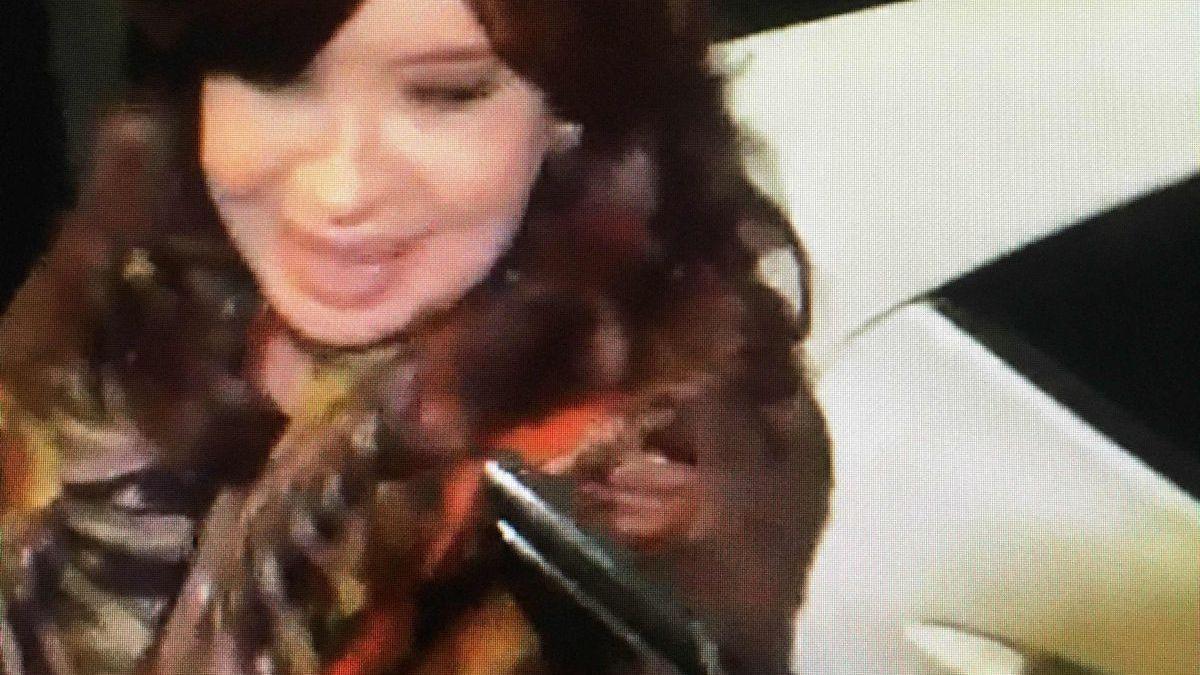 Detenido un hombre por apuntar con un arma a la cabeza de Cristina Fernández de Kirchner