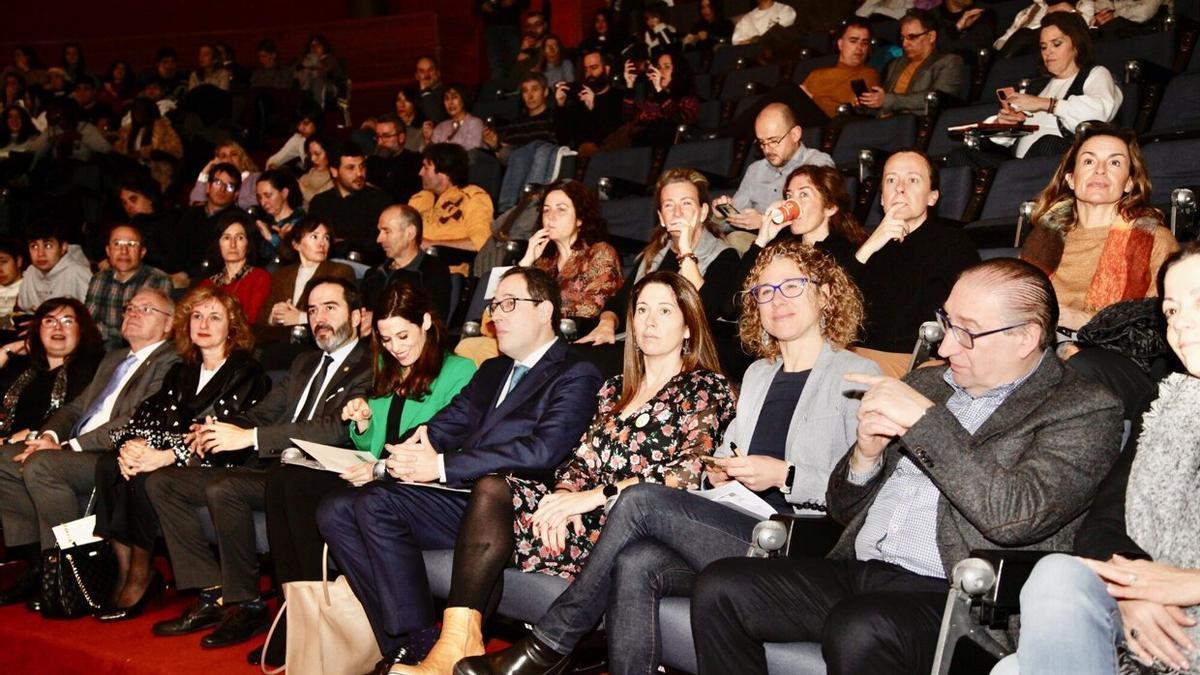 Público asistente al foro en el Palacio Europa.