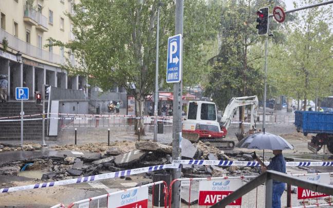 Cortados los accesos a la glorieta Marqués de Vadillo (Madrid) y al túnel de la M-30 tras reventar una tubería. Cortados los accesos a la glorieta Marqués de Vadillo (Madrid) y al túnel de la M-30 tras reventar una tubería.