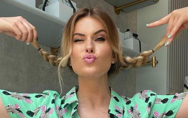 La presentadora, escritora y actriz espa&ntilde;ola Adriana Abenia.