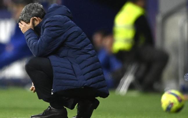 Ernesto Valverde se lamenta tras una jugada de su equipo.