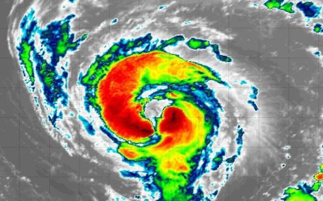 Danielle, convertido de nuevo en huracán.