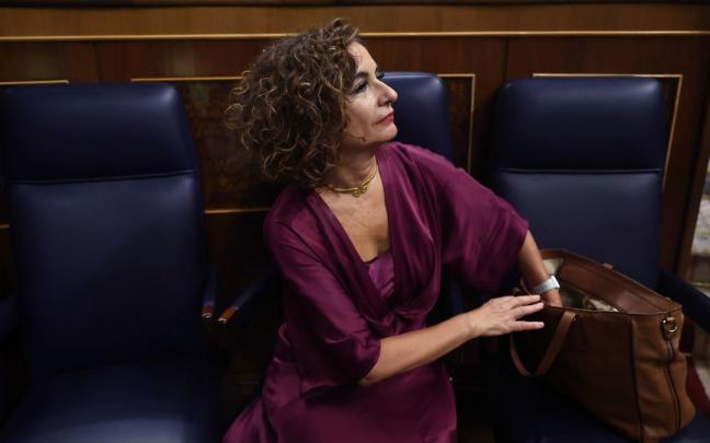 La ministra de Hacienda, María Jesús Montero, durante el pleno en el Congreso. La ministra de Hacienda, María Jesús Montero, durante el pleno en el Congreso.