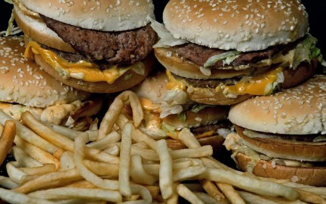 Hamburguesas con patatas fritas