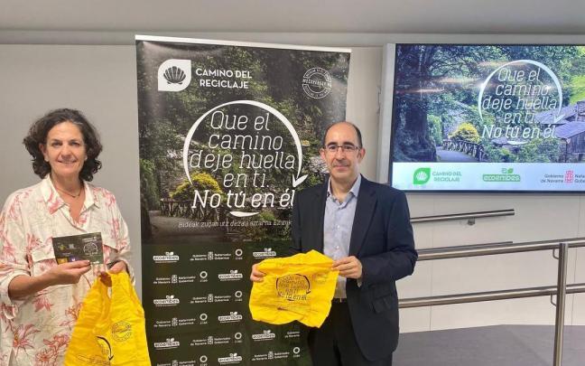 La consejera Gómez y Fernando Blázquez (Ecoembes), durante la presentación de la iniciativa en junio de 2022. La consejera Gómez y Fernando Blázquez (Ecoembes), durante la presentación de la iniciativa en junio de 2022.