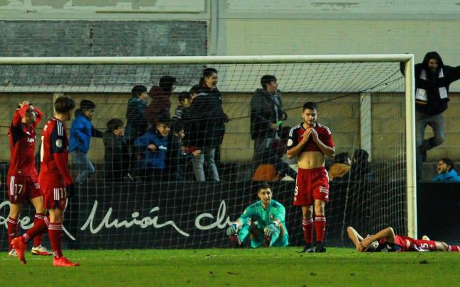 Jugadores del Promesas se lamentan del tanto encajado en el descuento.