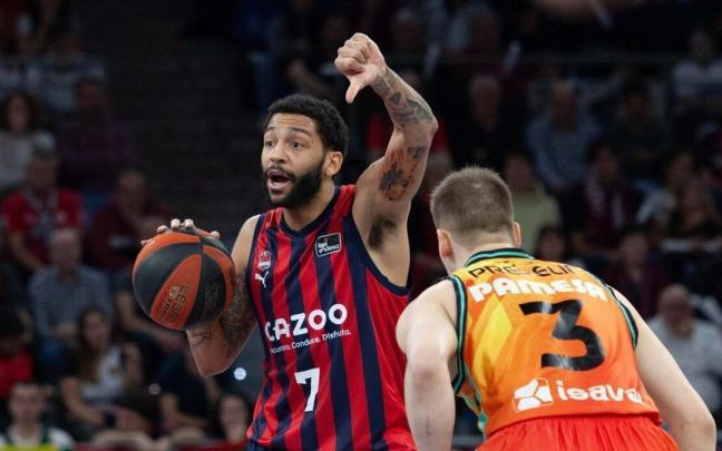 Henry, durante el duelo contra el Valencia Basket Henry, durante el duelo contra el Valencia Basket