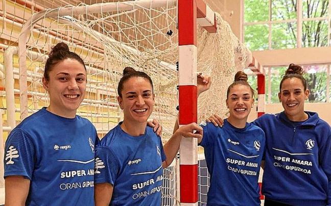 Etxeberria, Arrojeria, Arcos y Aalla posan para este periódico en Bidebieta.