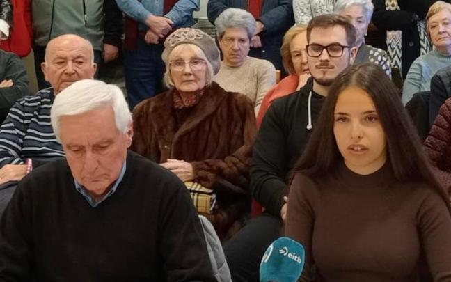 Iñaki Esnal y Ainize Uruburu, en la rueda de prensa celebrada en Gasteiz Iñaki Esnal y Ainize Uruburu, en la rueda de prensa celebrada en Gasteiz