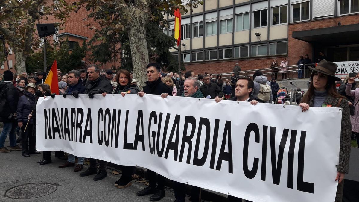 Concentración de "respaldo" a la Guardia Civil en Pamplona