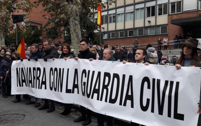Concentración de "respaldo" a la Guardia Civil en Pamplona