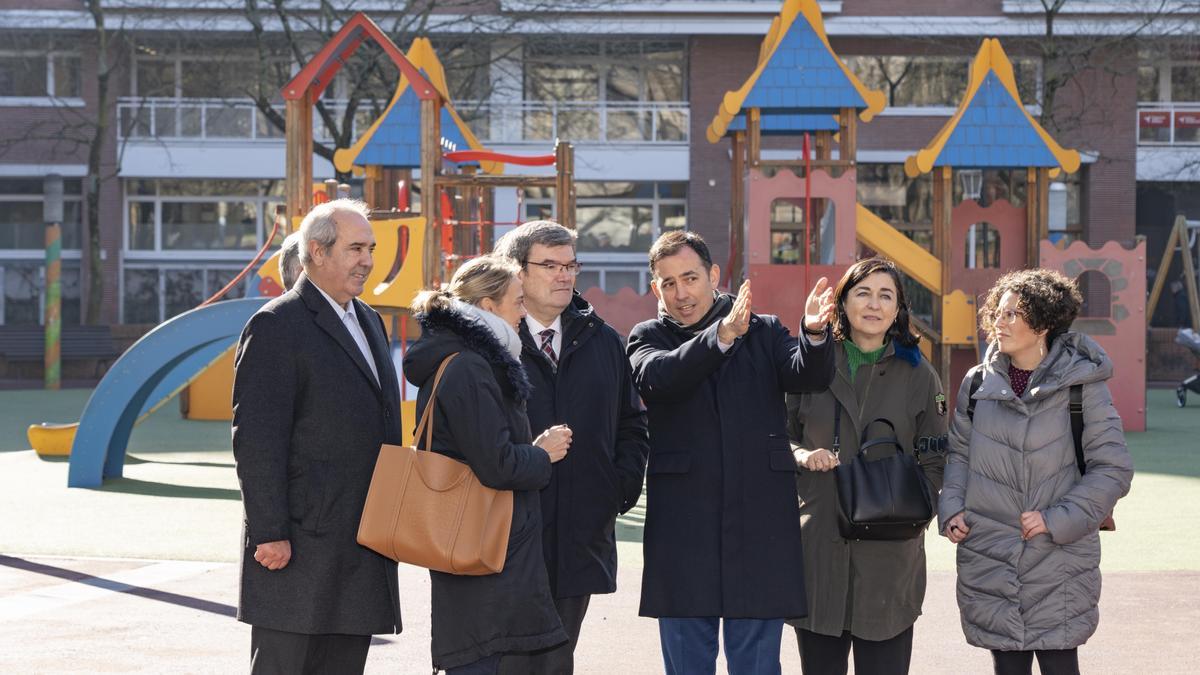 La corporación municipal ha visitado el Parque de Doña Casilda.