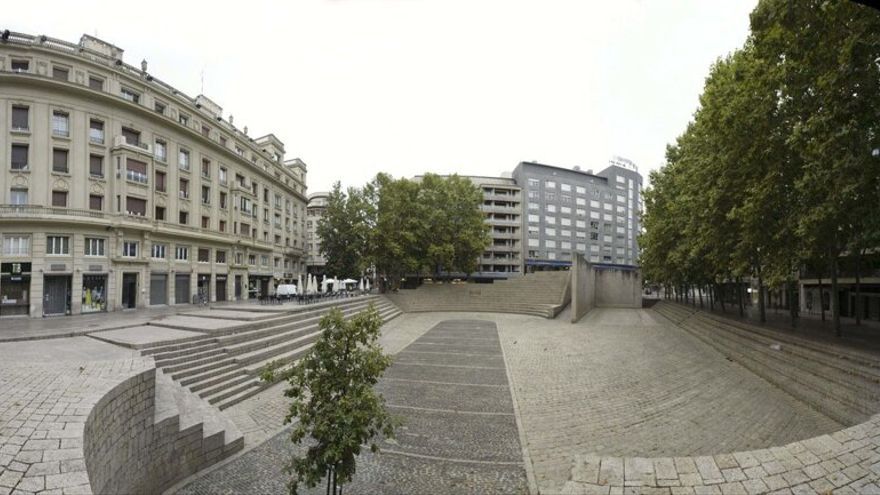 Panorámica de la plaza de Los Fueros, en Vitoria.