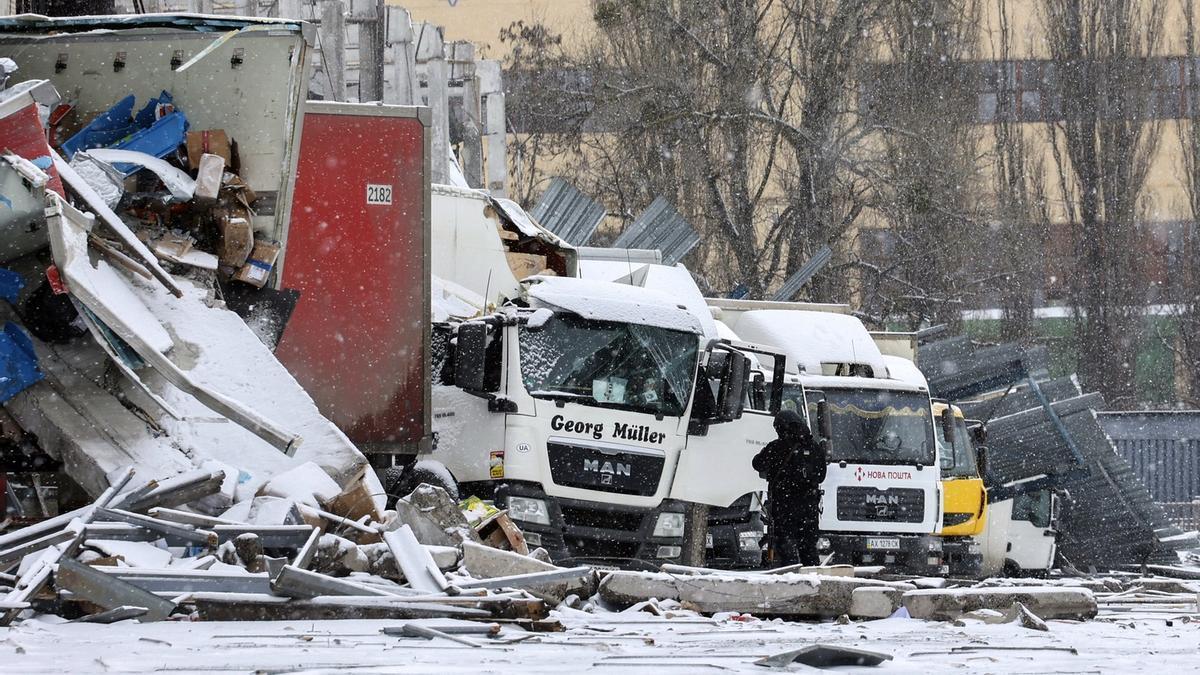 Un ataque con misiles destruyó ayer una empresa en la localidad de Járkov, la segunda ciudad más grande de Ucrania.