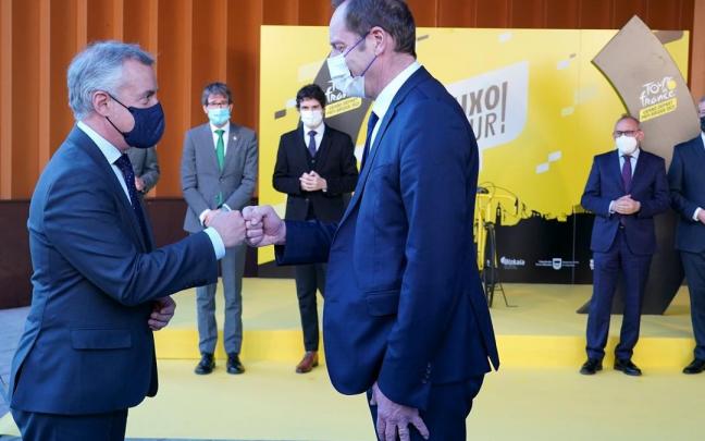 El lehendakari, I&ntilde;igo Urkullu, y el director del Tour de Francia, Christian Prudhomme, en una imagen de archivo.