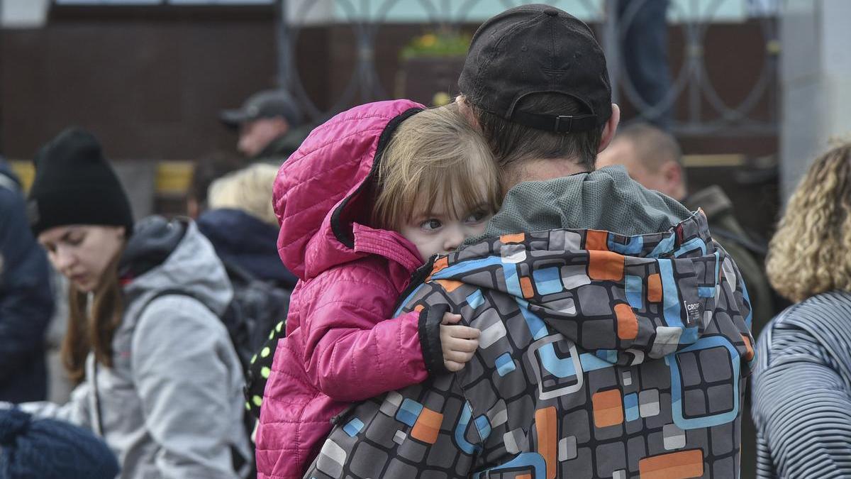 Miles de civiles son evacuados de Jersón.