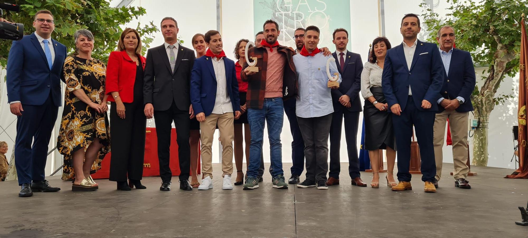 Foto de grupo con los homenajeados