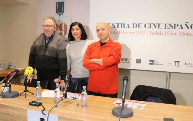 Pepe Romano, cine club Muskaria, Merche Añón, concejala de Cultura, y Luis Alegre, director de la Muestra de Cine Español Pepe Romano, cine club Muskaria, Merche Añón, concejala de Cultura, y Luis Alegre, director de la Muestra de Cine Español
