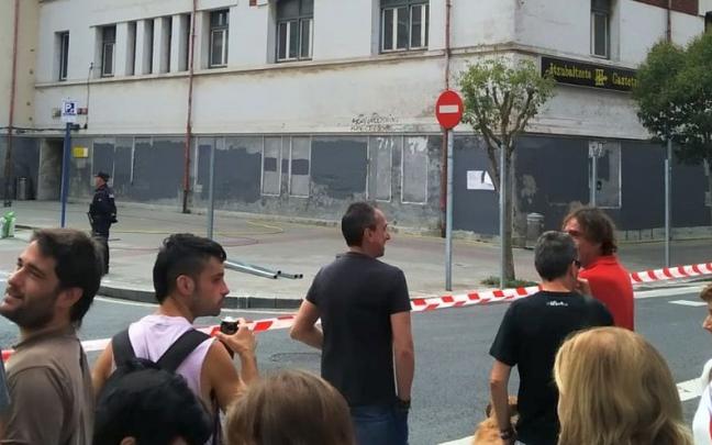 La Ertzaintza y la Polic&iacute;a municipal de Getxo han precintado esta ma&ntilde;ana un edificio utilizado por personas mayores del barrio de Romo