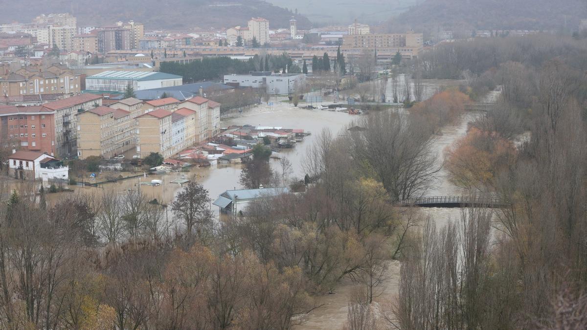 El río Arga, a su paso por Burlada durante las inundaciones de diciembre del año pasado.